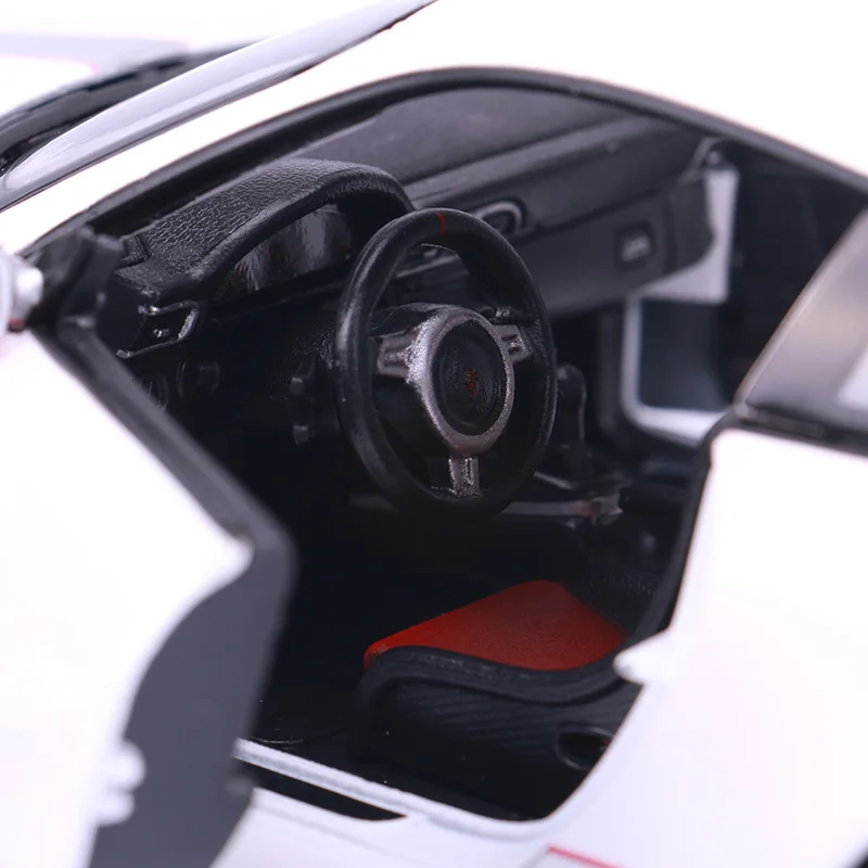 Коллекционные модели автомобилей 1:18 из литого под давлением автомобиль сплава