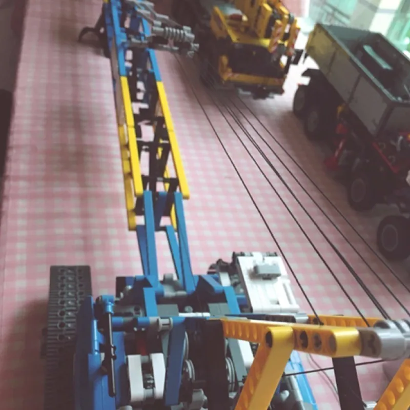 20010 Technology Series Mechanics Track Type Lifting Crane Assembling Alpinia Plastic Building Block Children Toys 1401pcs | Игрушки и