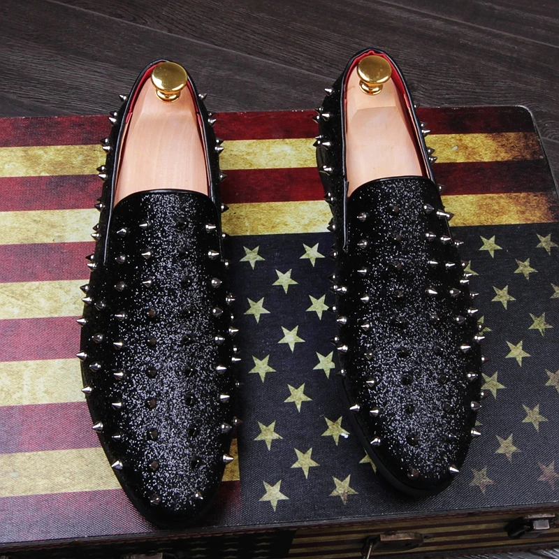 

Man Shoes with spike rivets Flat British Style Driving Loafers Mens Lazy Shoes