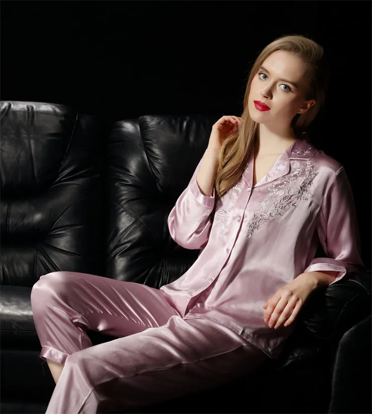 Женский пижамный комплект из двух предметов 100% шелк тутового цвета с вышивкой