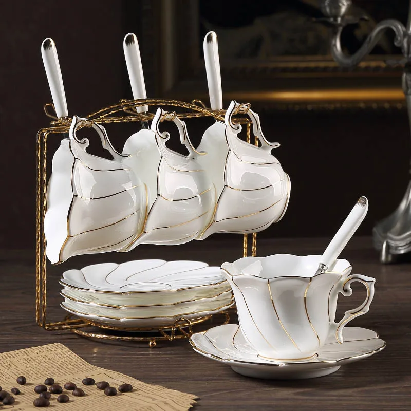 Four-piece Set Европейский Топ-класс кофейная чашка блюдце набор Британский керамический золотой ободок чайные чашки послеобеденный чай вечерние сахарница миска чайник свадьба Gif - Цвет: Four-piece Set