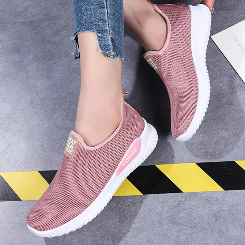 Женские кроссовки без шнуровки сетчатые удобные дышащие удобная прогулочная