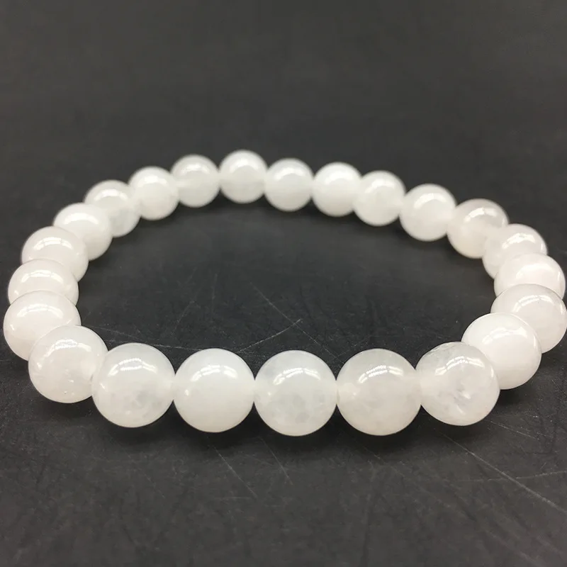 Женский браслет с натуральным камнем белый зеленый красный цвет фотобраслет 6 мм