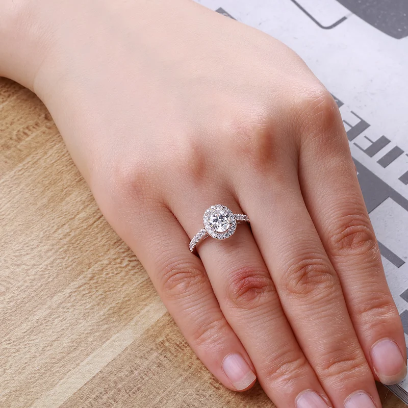 

ANZIW Luxury 1.25 Carat Oval Cut Sona Ring with Micro Paved nscd Halo Ring for Women Engagement Wedding Halo Ring Love Bands