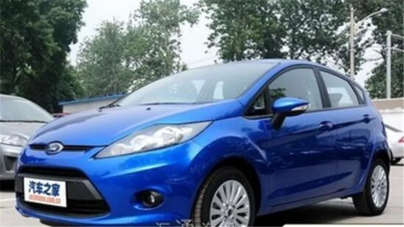 Снаружи заливочного отверстия двери Крышка топливного бака для 2009 2016 Fiesta