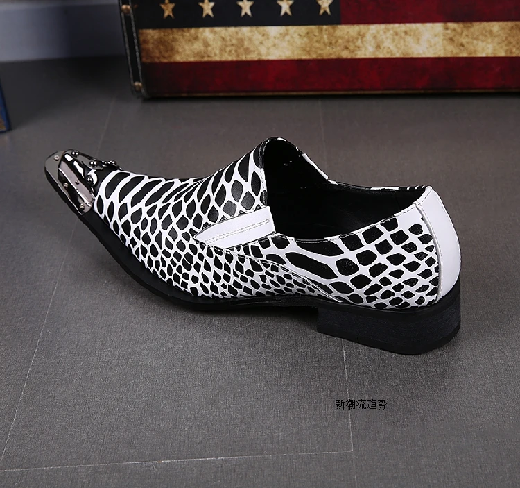 Мужские туфли с острым носком в горошек шипами | Обувь