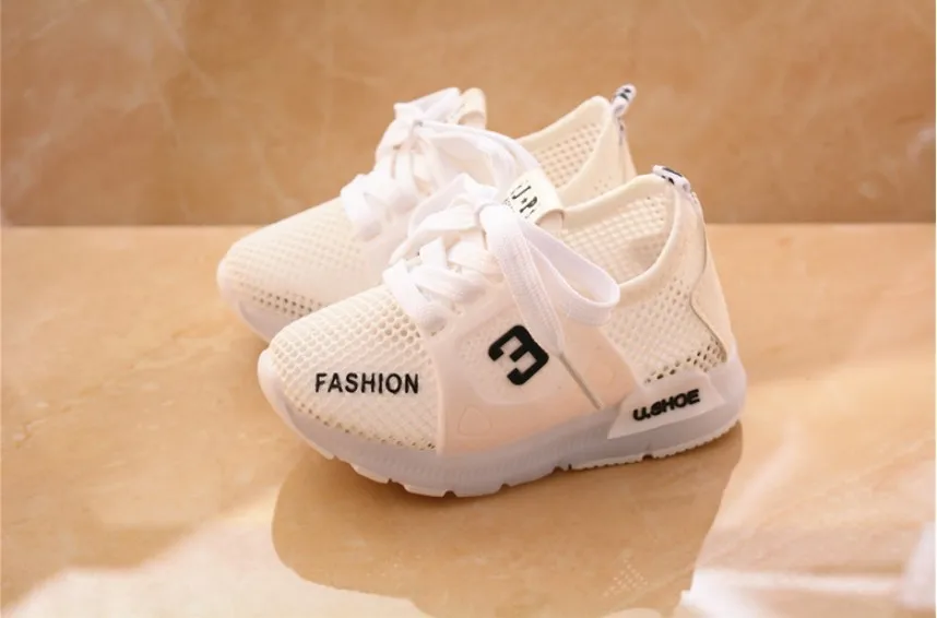 Детские светящиеся Сникерсы для девочек и мальчиков; Светодиодный свет; обувь для малышей; светильник для первых шагов; повседневная спортивная обувь на плоской подошве с сеткой