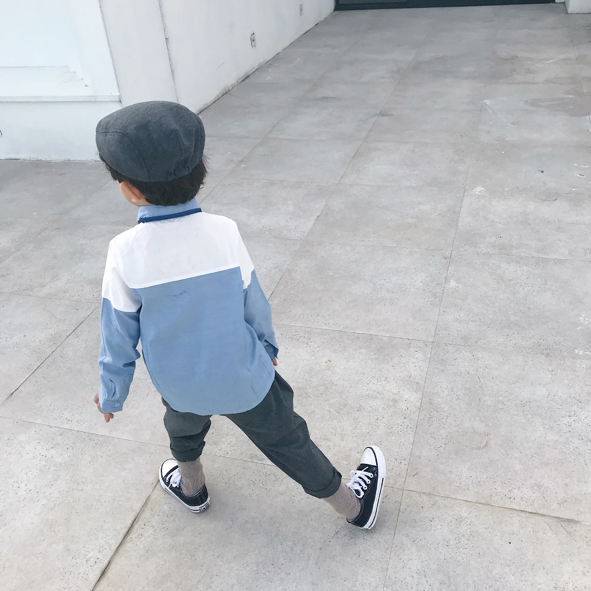 Tonytaobaby/модные хлопковые рубашки с отложным воротником и героями мультфильмов; новое осеннее платье для мальчиков и девочек с галстуком-бабочкой