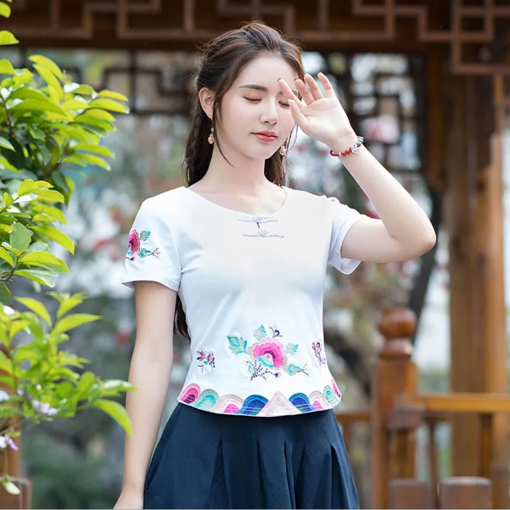 Новинка весна-лето 2018 тонкая футболка с вышивкой в этническом стиле - купить по