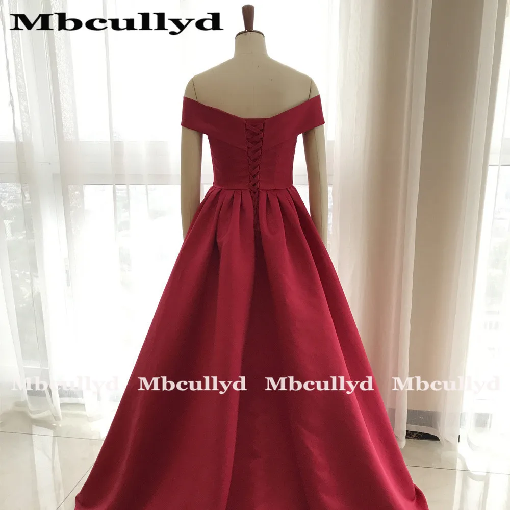 Женское вечернее платье со шлейфом красное элегантное с V-образным вырезом