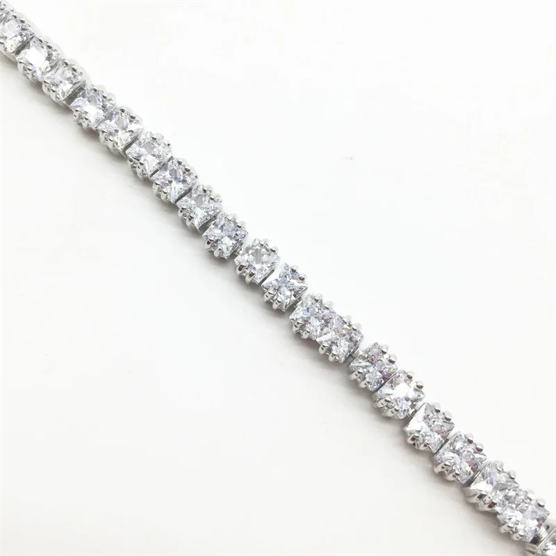 Женский браслет из циркона и камня белого золота 14 карат с прозрачными