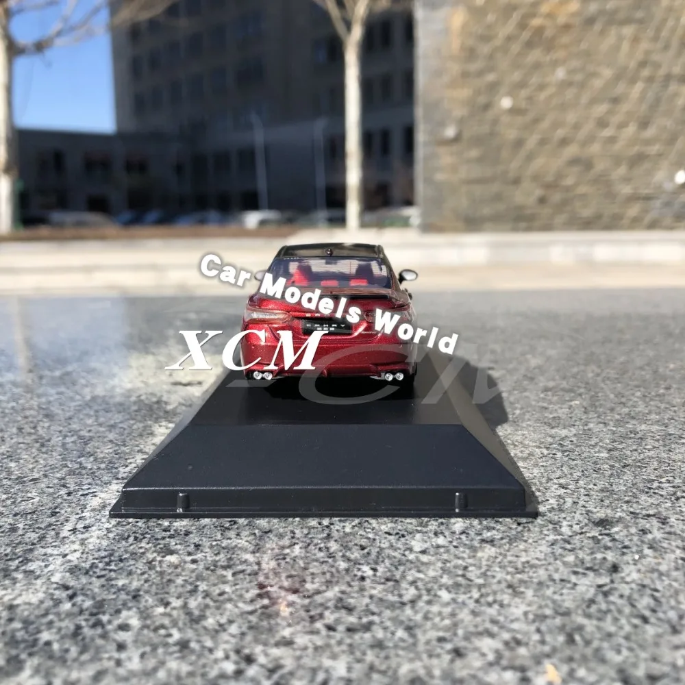 Модель литая автомобиля для всех новых Camry Sport 1:43 (красный) + небольшой