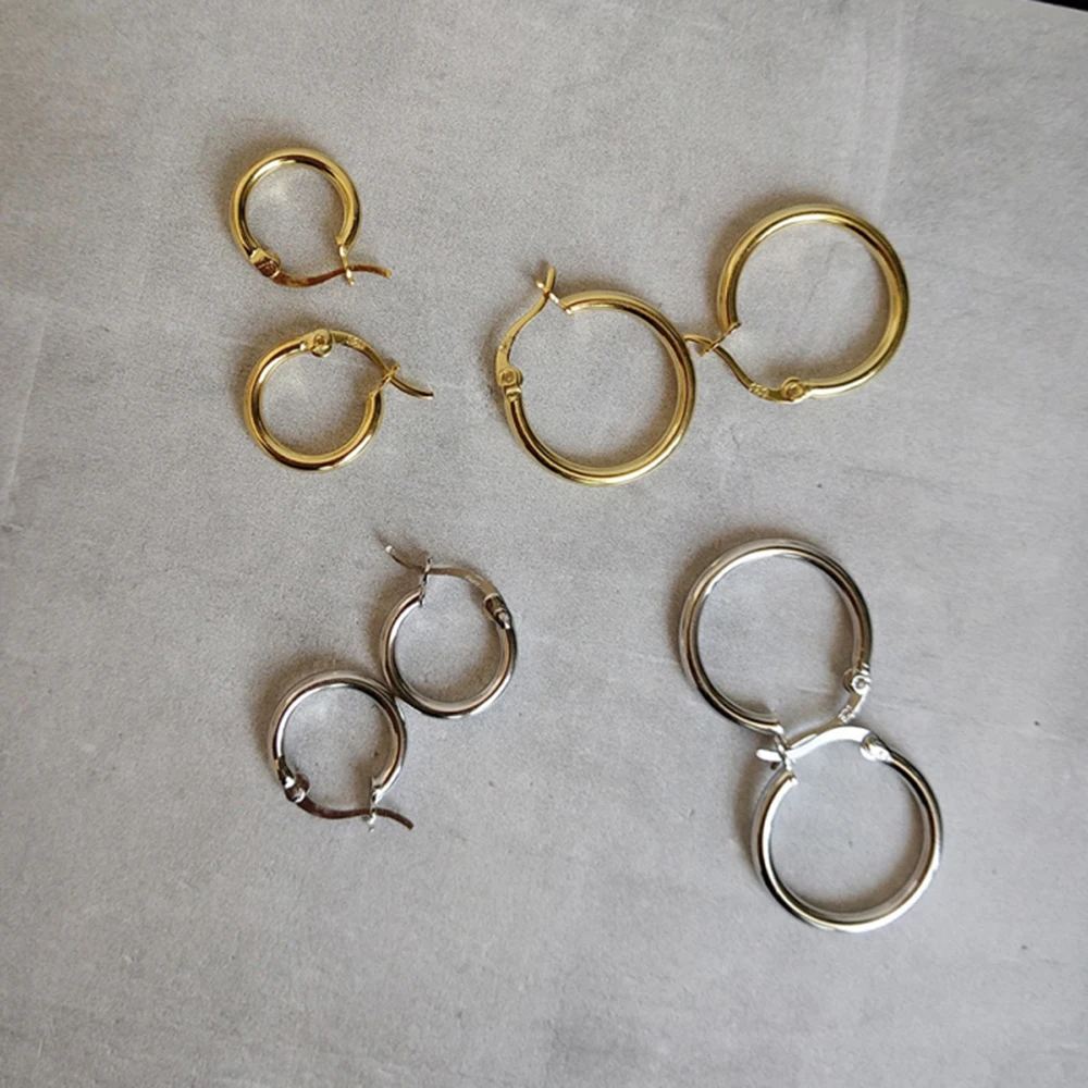 Настоящие круглые крошечные серьги кольца из желтого золота 18 карат однотонные