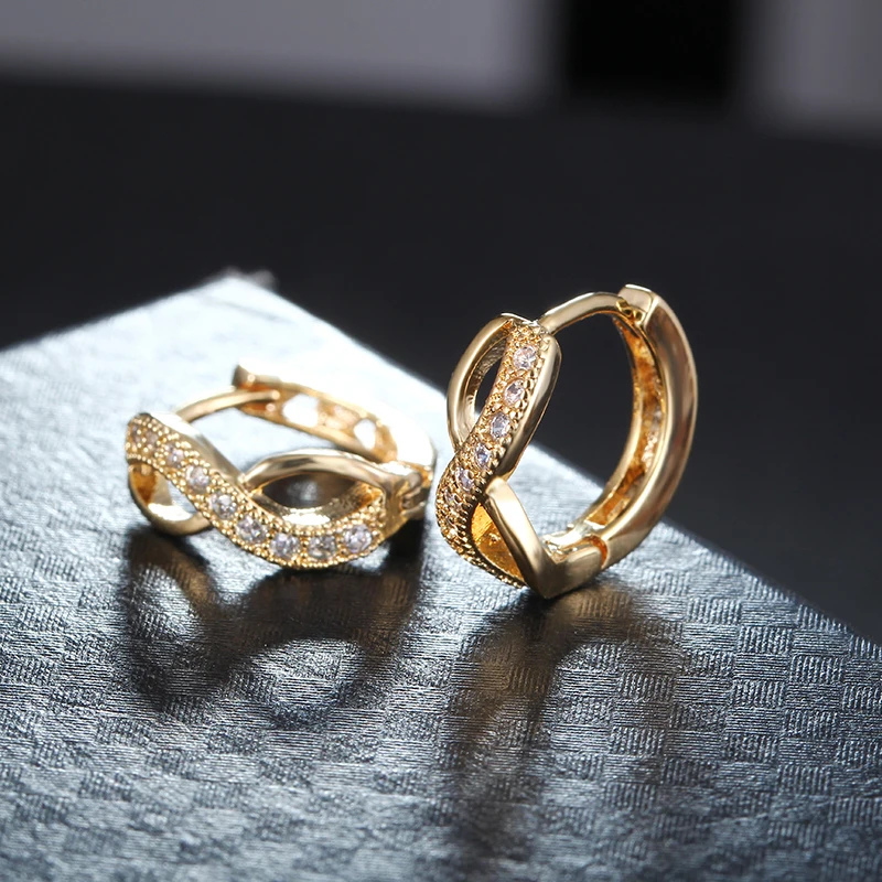 Женские серьги-кольца из розового золота с фианитом | Украшения и аксессуары