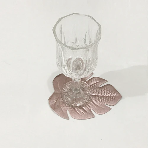 rose red leaf 1 шт. тропический искусственный коврик с листьями EVA подстаканники водонепроницаемый Изолированный подстаканник коврик Кофе Чай напиток подставки Настольный Декор 13*10 см - Цвет: rose red leaf