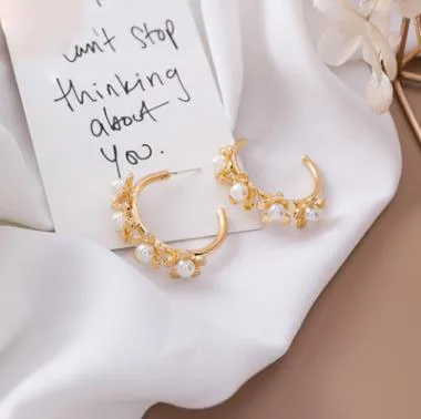 korean Elegant flower style high quality pearl CC hoop earrings for women | Украшения и аксессуары