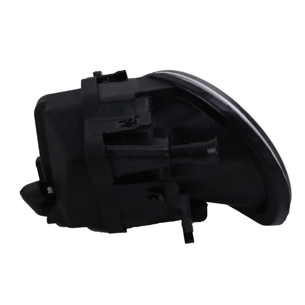 Противотуманные фары с левой стороны переднего бампера противотуманные лампами