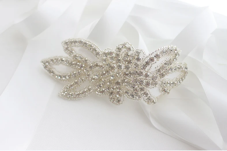 Свадебный браслет с кристаллами и бусинами на заказ свадебные аксессуары