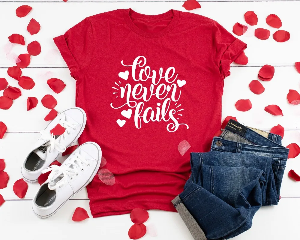 Новинка рубашка на День святого Валентина с надписью Love Never Fails Christian женская