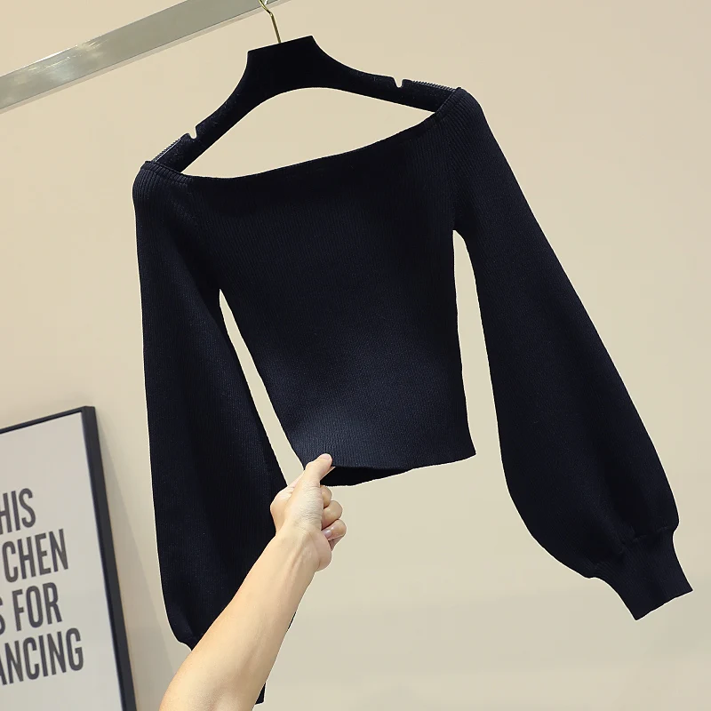 Женский короткий свитер с вырезом лодочкой и открытыми плечами | Женская одежда
