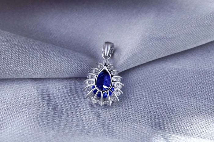 Рисунок 3 - Подвеска CaiMao из белого золота