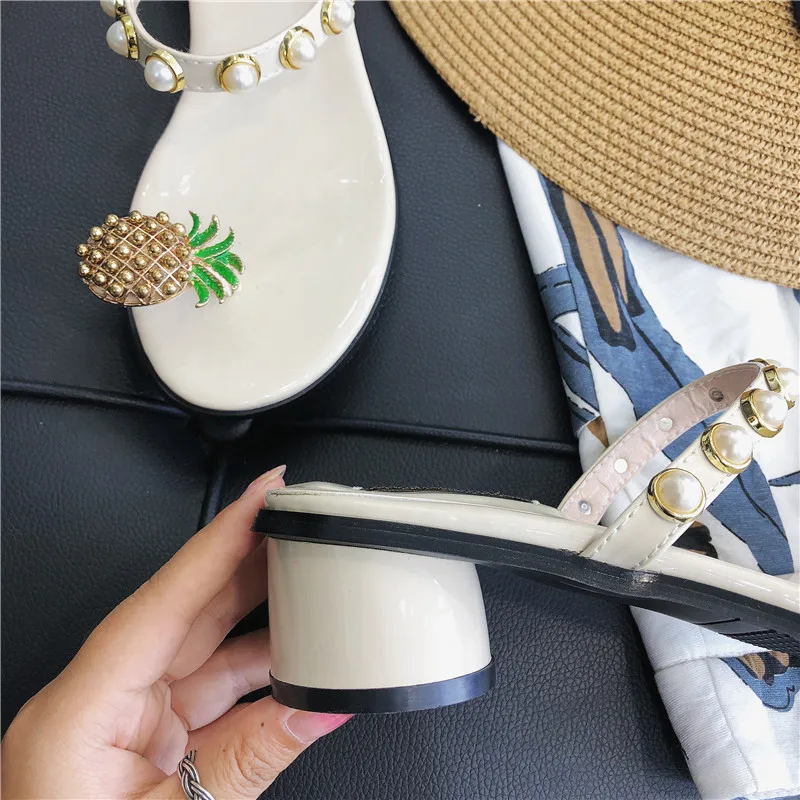 Женская обувь в Корейском стиле Сезон лето Новый стиль Толстые и удобные модные