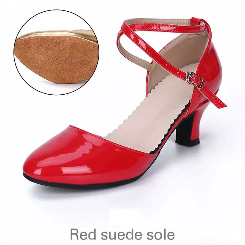 Red suede sole Женская обувь для латинских танцев, лакированная кожа, сальса, танго, танцевальная обувь для девочек, мягкая подошва, Бальные уличные туфли на каблуке 5,5 см - Цвет: Red suede sole