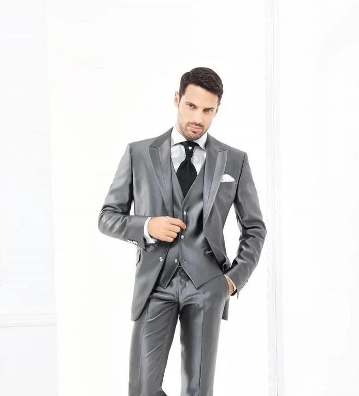 Customize Handsome Two Button Gray Groom Tuxedos Peak Lapel Groomsmen Men Wedding Suits Bridegroom ( jacket+Pants+vest+tie)