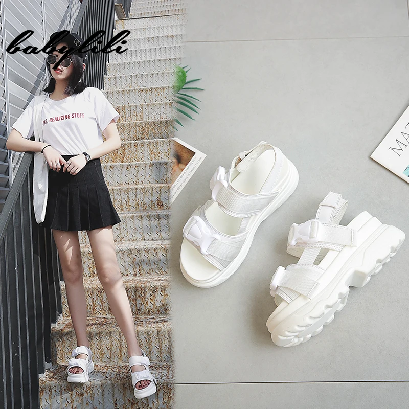 

2021 Summer Women's Thick Bottomed Beach Casual Polyurethane Black And White Sandals Are Specially Designed For You