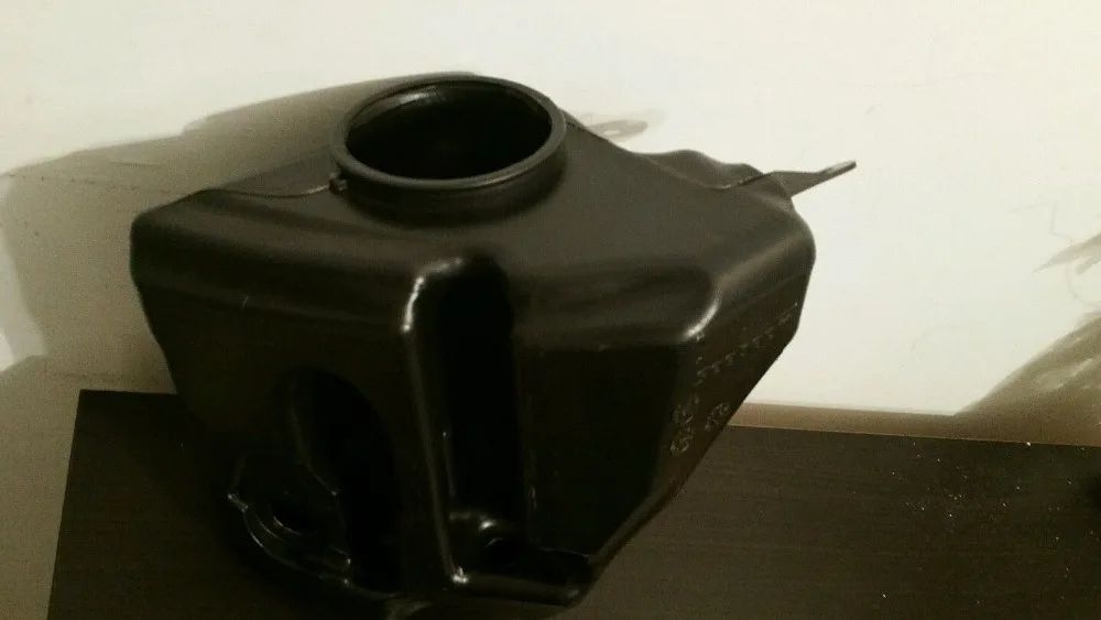 

OEM# 2218691020 221 869 1020 COOLANT EXPANSION TANK RADIATORS FOR BENZ W221