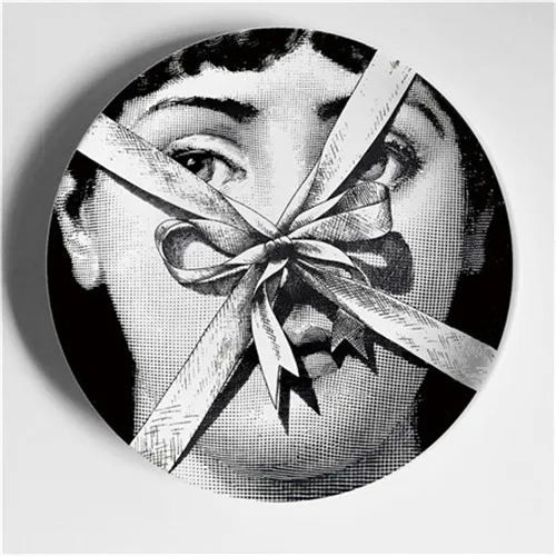 Изысканная тарелка Fornasetti, украшение из фарфора, декоративные тарелки для бара, офиса, кофейни, декоративные тарелки в стиле ретро - Цвет: 22