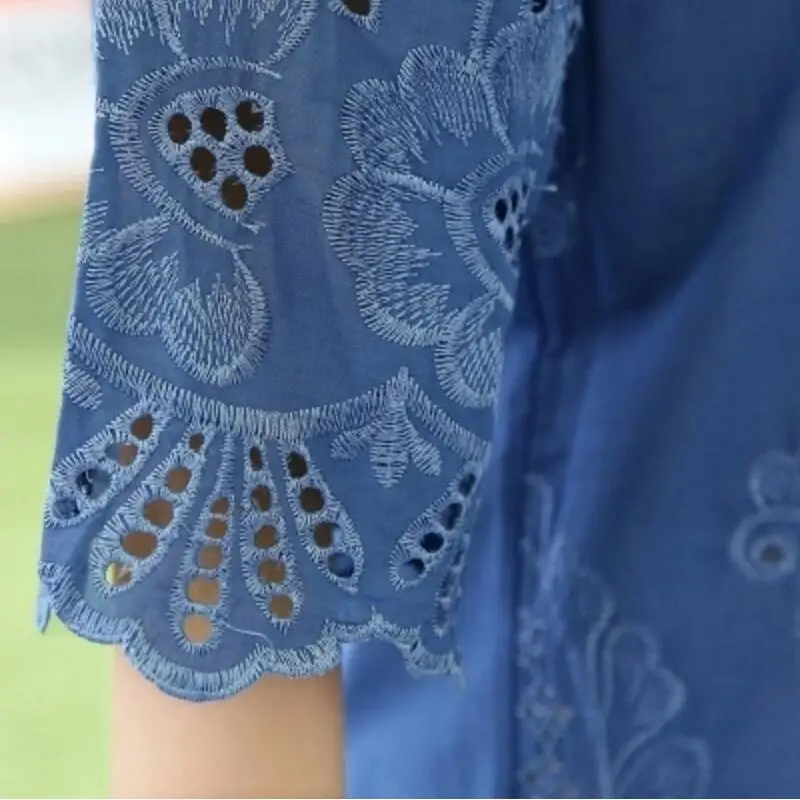 Женская летняя блузка с V образным вырезом и вырезами| |