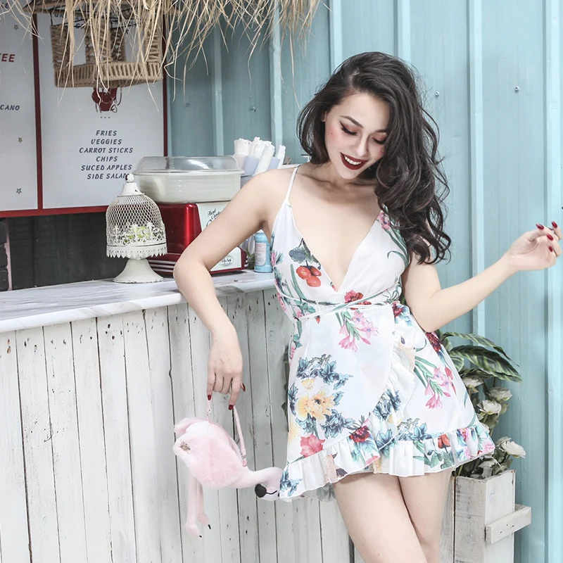 Женское праздничное платье с открытой спиной привлекательное облегающее