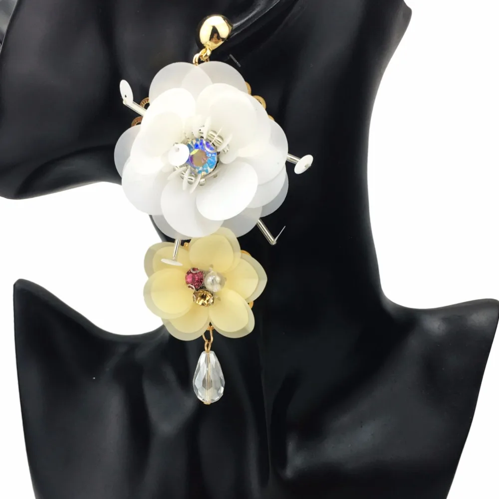 White Earrings Богемные массивные серьги с большим цветком для женщин, роскошные висячие серьги с кристаллами, ювелирные изделия, UKEN - Окраска металла: White Earrings