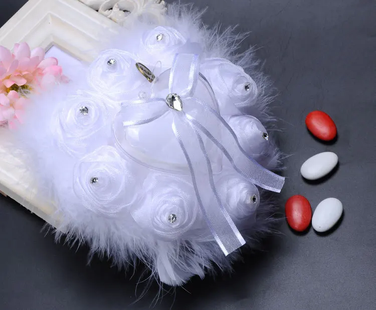 Элегантный дизайн сердца Свадебные сувениры кольцо коробка с розовым кристаллом