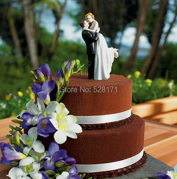 Бесплатная доставка Модный свадебный торт Топпер нежный момент пара фигурка