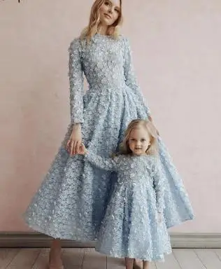 mother and baby Светло-голубые кружевные вечерние платья Элегантное платье для мамы и дочки с длинными рукавами и объемными цветами, трапециевидной формы вечерние платья - Цвет: mother and baby