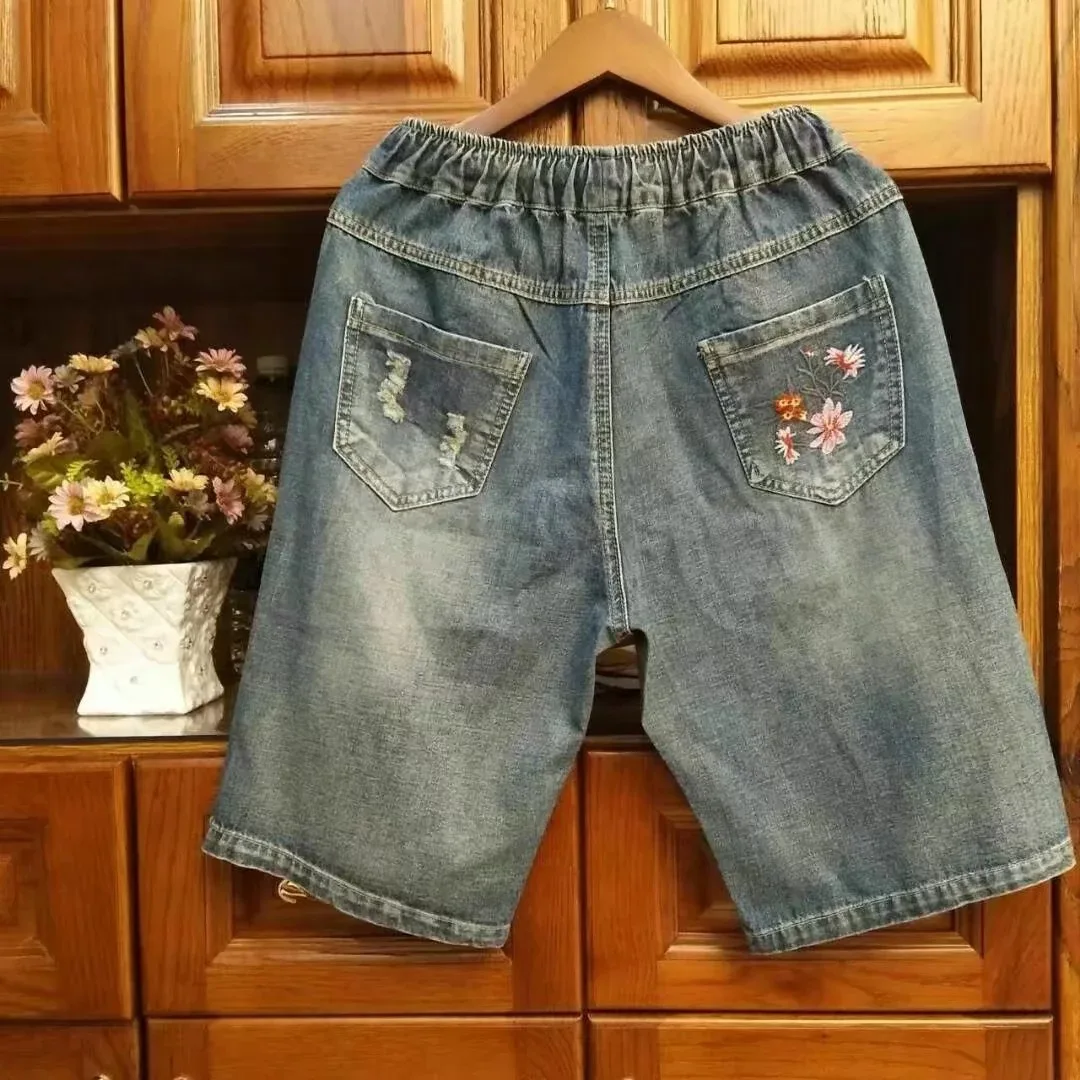 С принтом летние стильные джинсы Для женщин вышивка отверстие тертые беленые