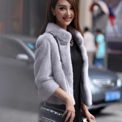 Женское пушистое пальто из искусственного меха Черное и белое теплое короткое