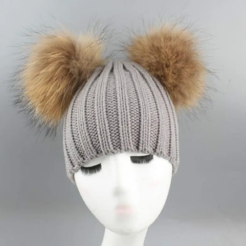 Детская зимняя шапка с двумя помпонами из натурального меха енота 15 см|raccoon fur