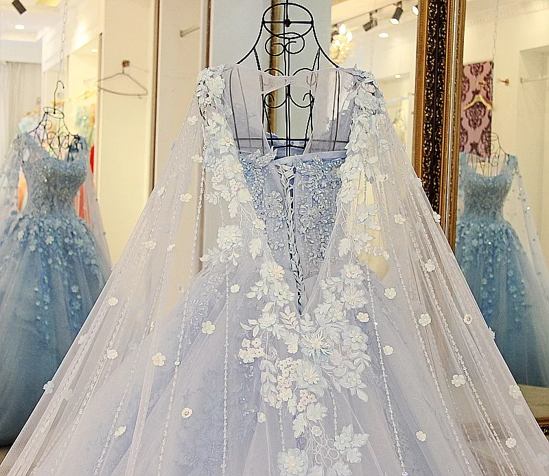 Романтическое свадебное платье небесно голубого цвета с кружевной аппликацией и