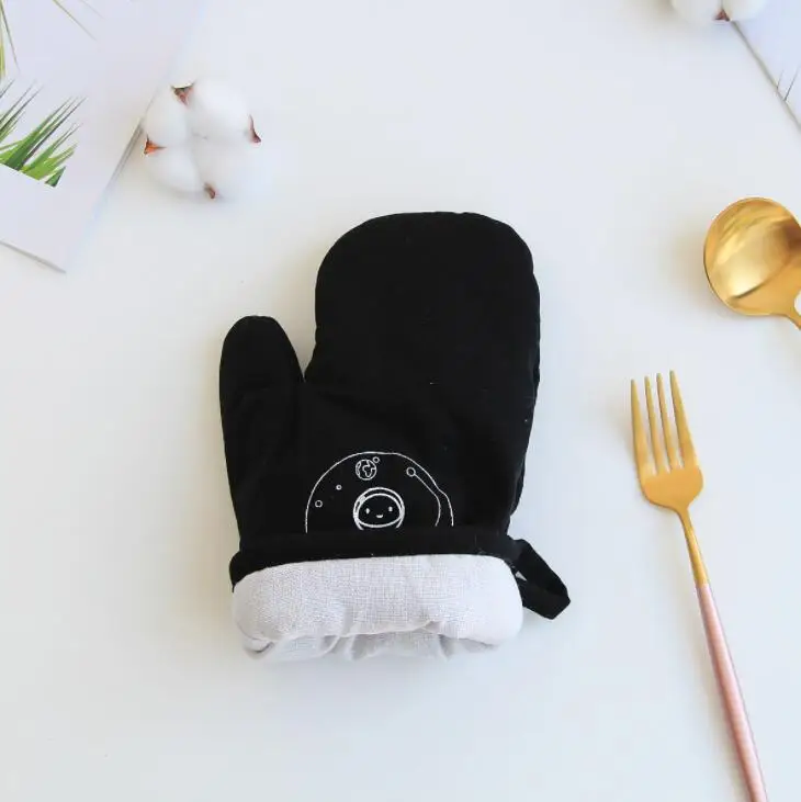 

TECHOME Home Kitchen Placemat Cotton and Linen Insulation Gloves Set Insulation Pad Kitchen Baking Supply Microwave Oven Gloves