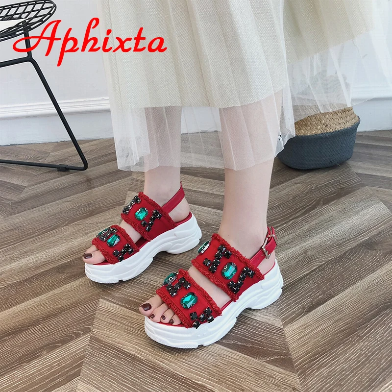 Сандалии Aphixta женские на танкетке тканевые туфли со стразами платформа