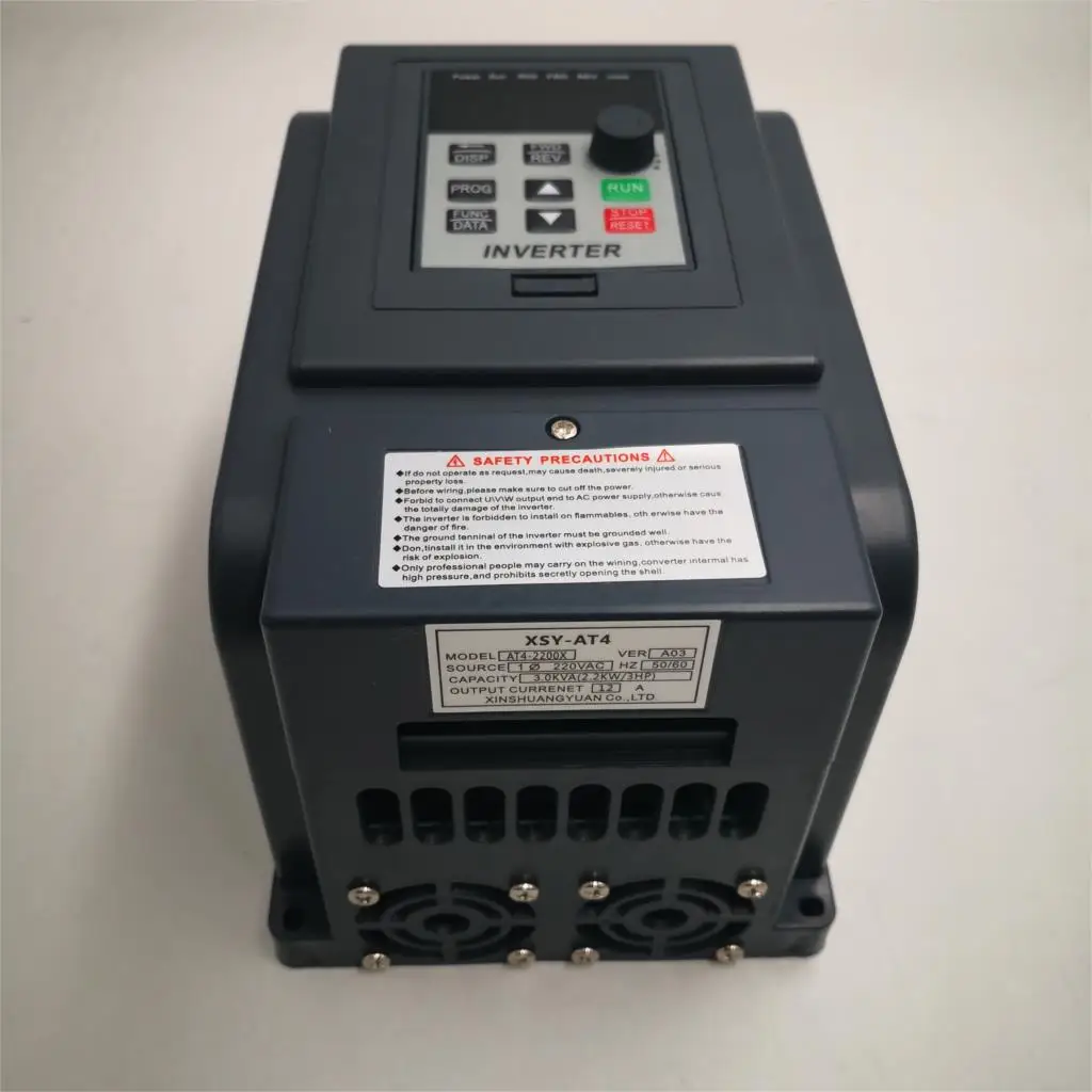 Инвертор AT4 2.2KW 1 P-220 V in и output Real 3 P-380 V out бытовой электрический вход и трехфазный 380V Выход VFD