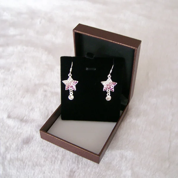 Рекламная акция одна штука модная коробка для ювелирных изделий коричневая