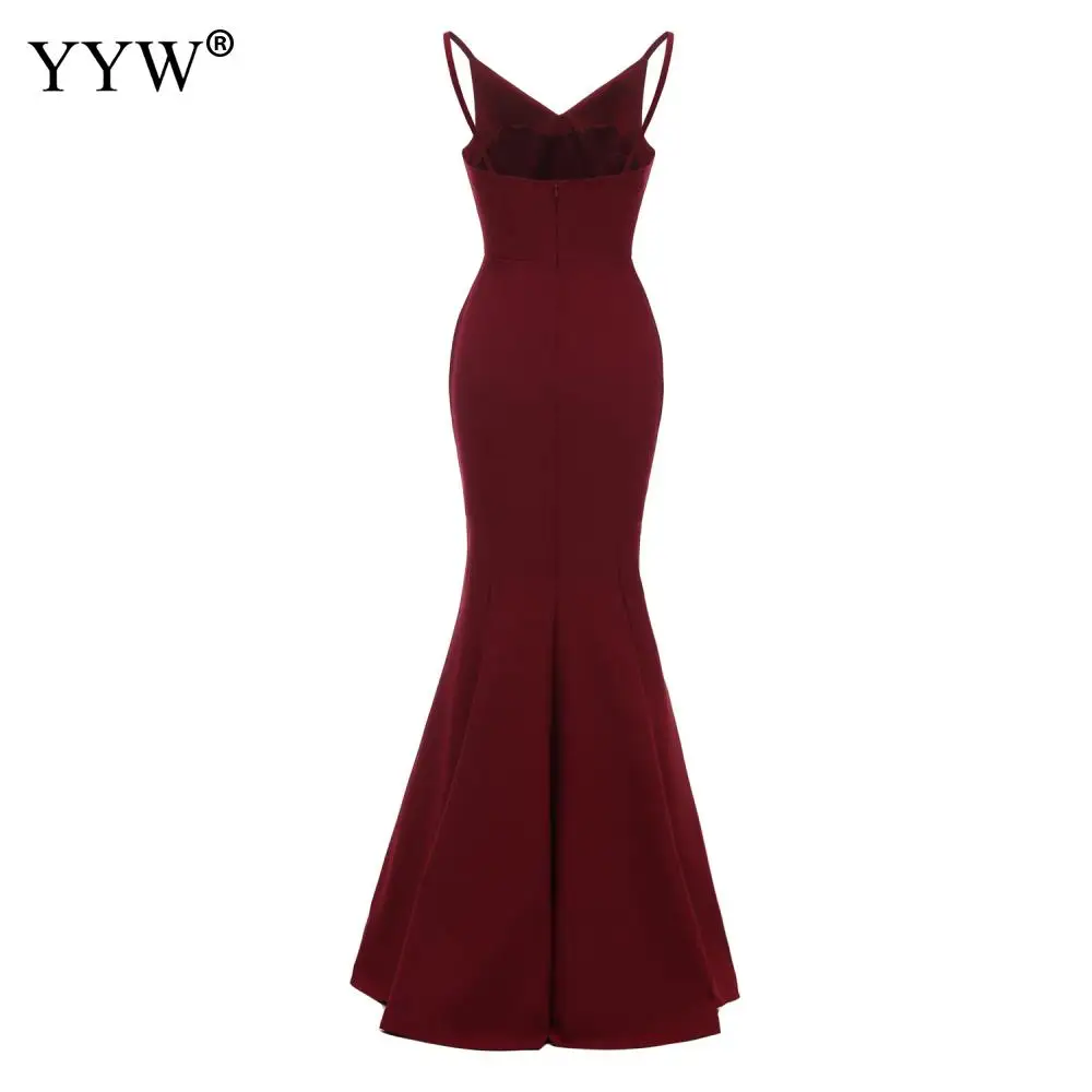 Женское однотонное вечернее платье Robe De Soiree черное с глубоким v-образным вырезом