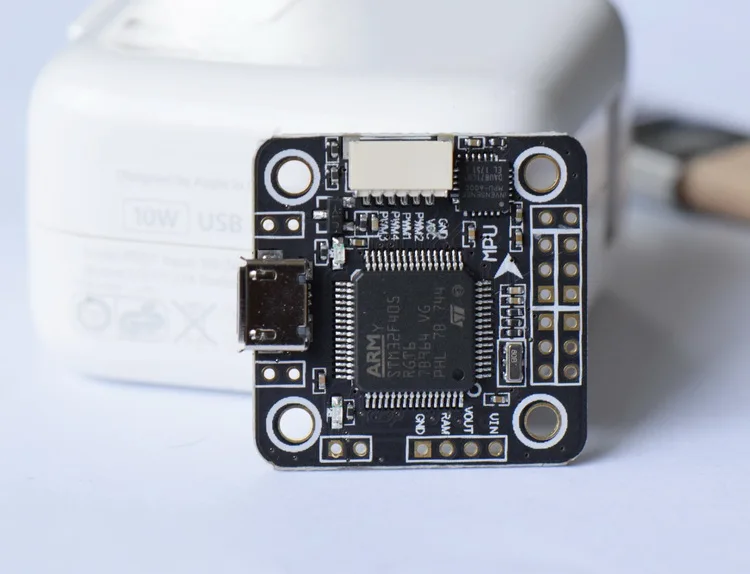 Контроллер полета Micro 20*20 мм Betaflight STM32F4 F4 встроенный BEC OSD для радиоуправляемых