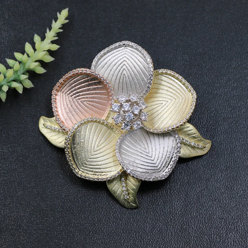 

Lanyika Fashion Jewelry Classic Graceful Flower with Leaf Brooch Pendant Dual Use for Engagement Banquet Luxury Bridal Gift
