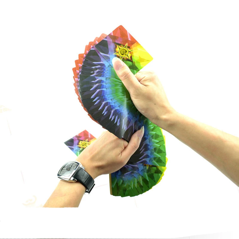 Ультратонкие радужные игральные карты Палуба покер крупным планом уличные