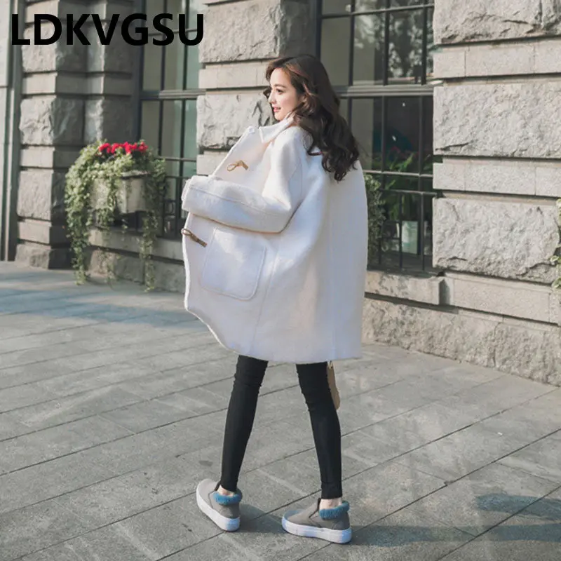 Hot Sale 2018 New White Thick Winter Women Woolen Cloth Coat Loose Horn Button Female Outercoat Fashion Lapel Wool Is950 | Женская